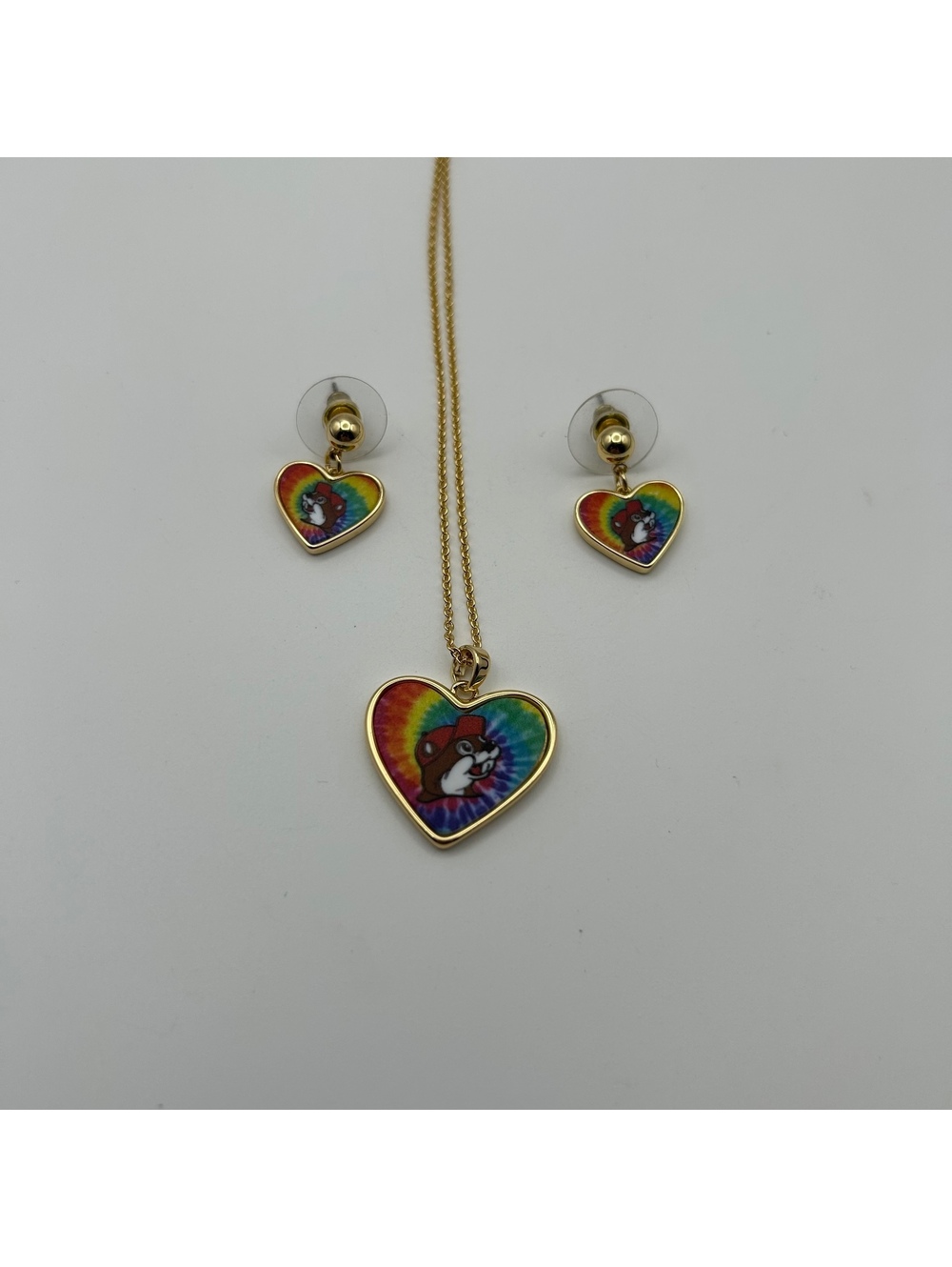 Buc-ee’s Logo Tye Dye Costume Jewelry Necklace and Earrings Set